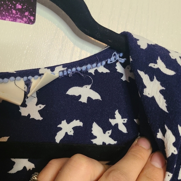 483 🦃🎄 Anthropologie Maeve Button Up Bird Print Blouse Short Cap Sleeves - Picture 5 of 5